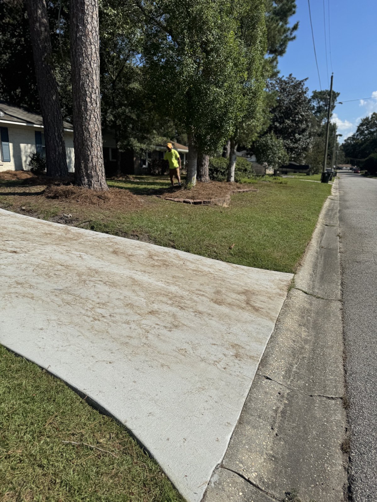 Completed B&B lawn and property care project 10